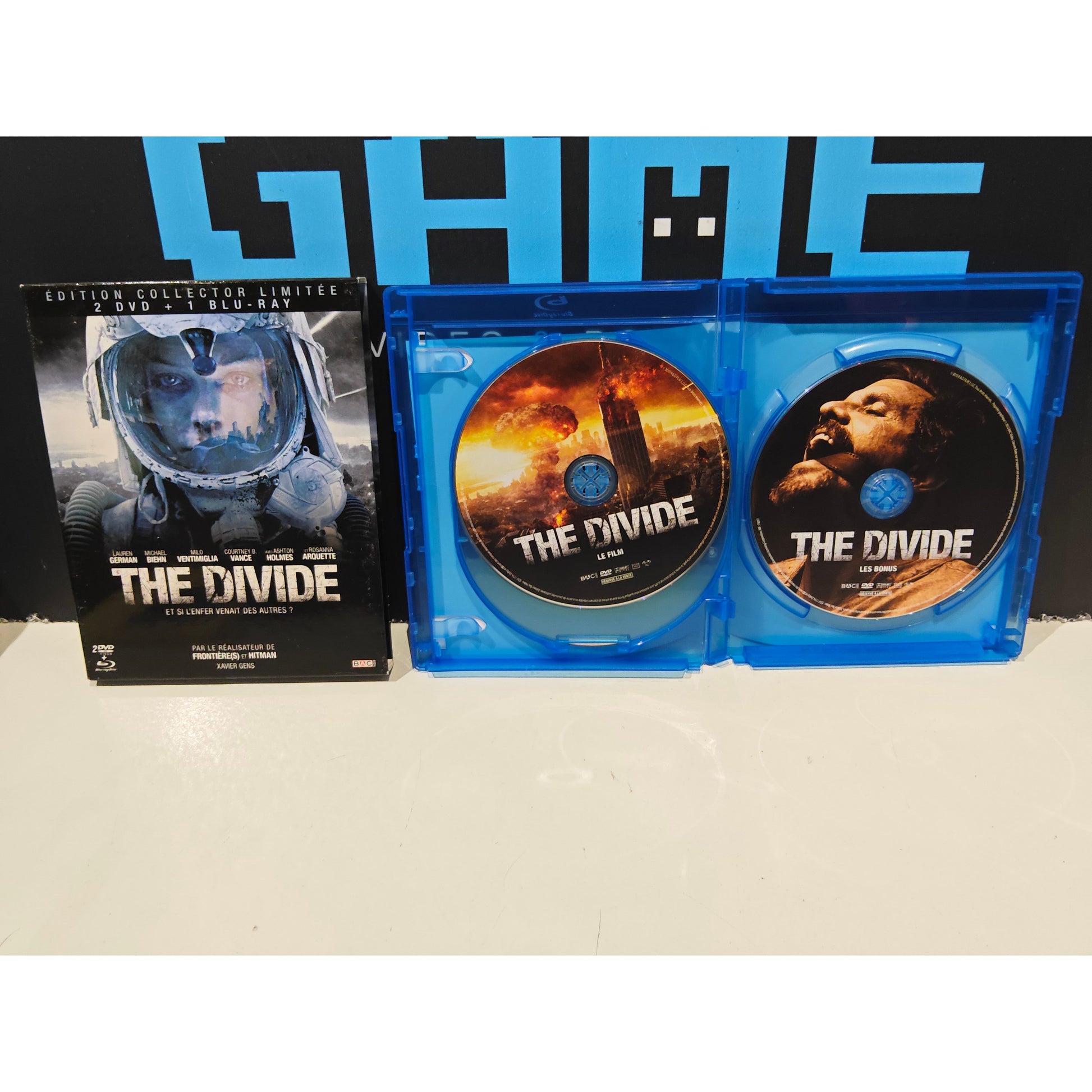 The Divide Blu Ray